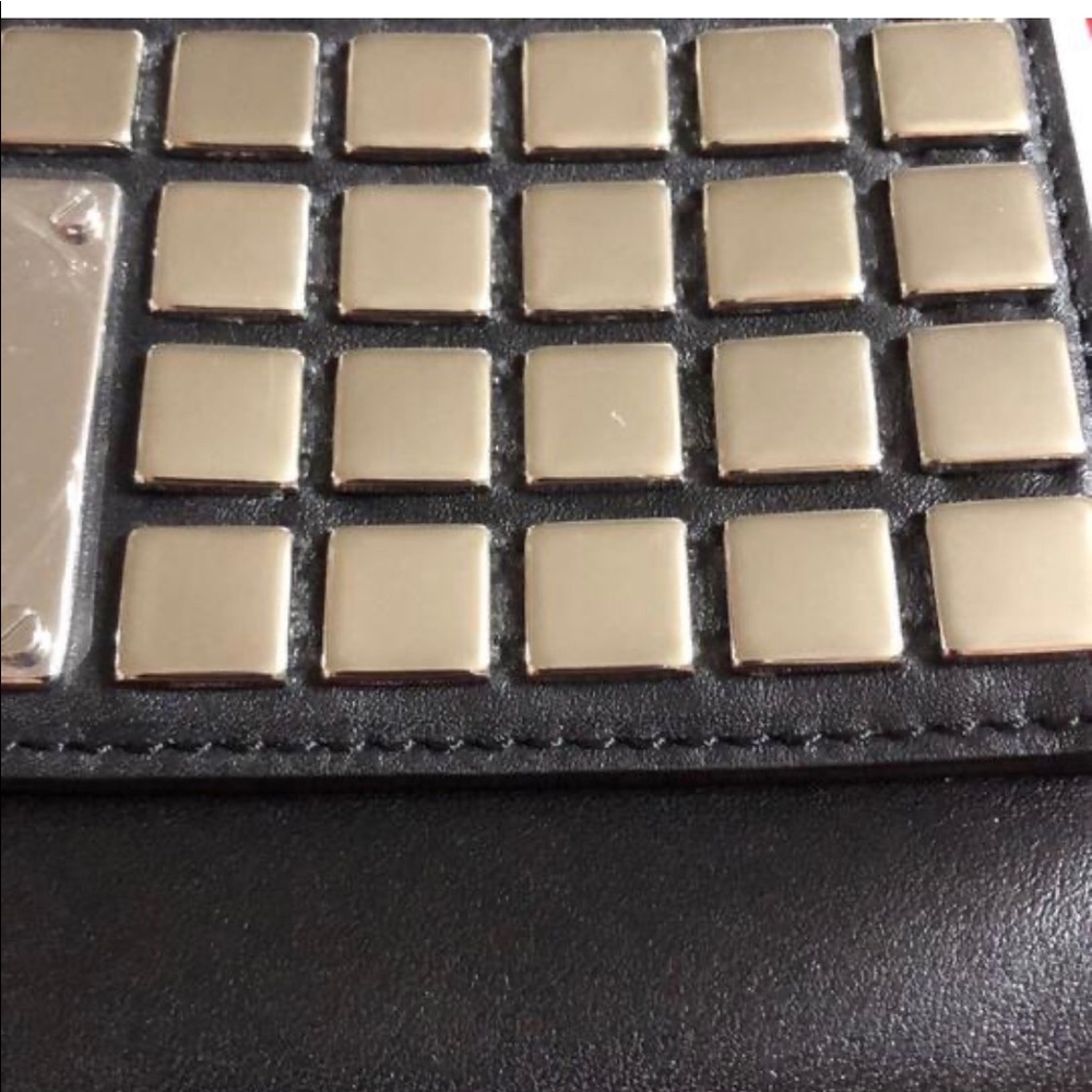 MICHAELS KORS NATALIA TILE GENUINE LEATHER CLUTCH - Picture 4 of 12